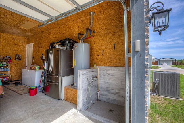 1025 Sinopa Street, Caddo Mills, TX 75135