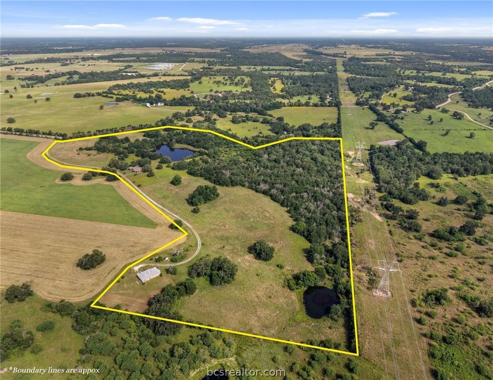 8128 & 8134 Edge School House Road, Hearne, TX 77859 — exterior