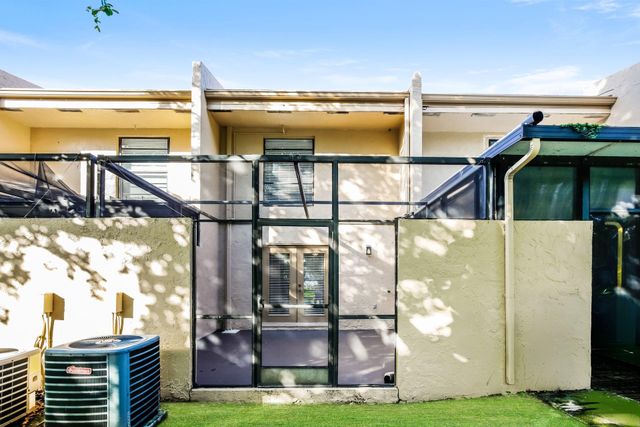 9732 NW 15th St 306, Pembroke Pines, FL 33024