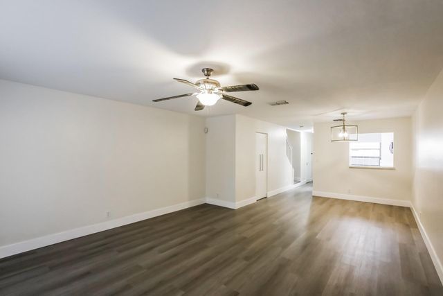 9732 NW 15th St 306, Pembroke Pines, FL 33024