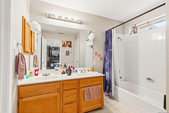 11918 PEACH XING, Helotes, TX 78023