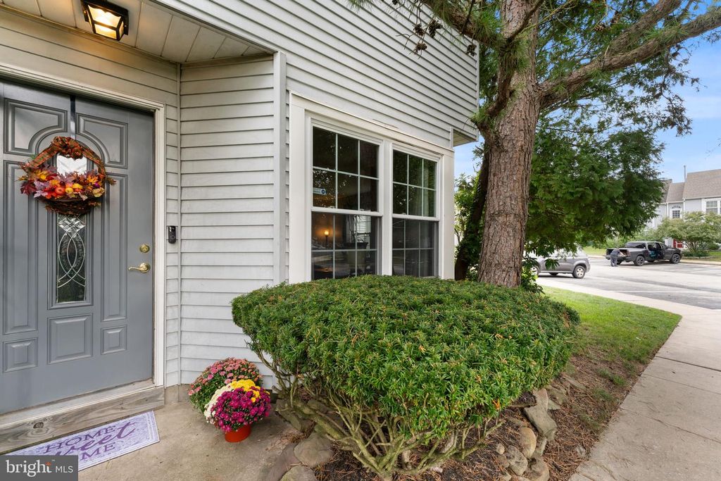 447 WHITMAN LN, WILLIAMSTOWN, NJ 08094 — exterior