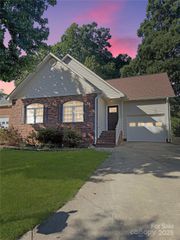 1543 Cambridge Heights Place NW, Concord, NC 28027
