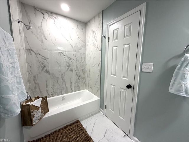 1563 Crescent Pointe LN, Virginia Beach, VA 23453