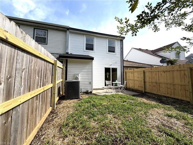1563 Crescent Pointe LN, Virginia Beach, VA 23453