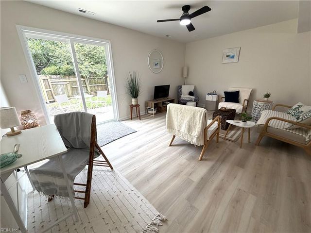 1563 Crescent Pointe LN, Virginia Beach, VA 23453