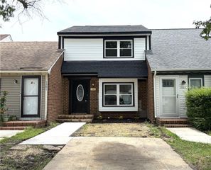 1563 Crescent Pointe LN, Virginia Beach, VA 23453