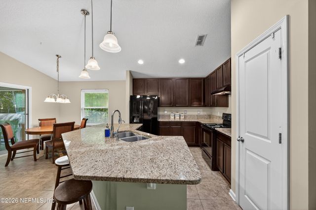 110 PIONEER Trail, Green Cove Springs, FL 32043