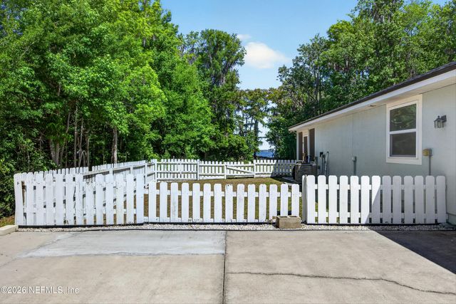 110 PIONEER Trail, Green Cove Springs, FL 32043