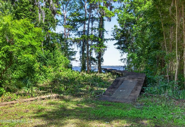 110 PIONEER Trail, Green Cove Springs, FL 32043