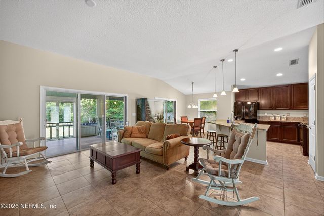 110 PIONEER Trail, Green Cove Springs, FL 32043