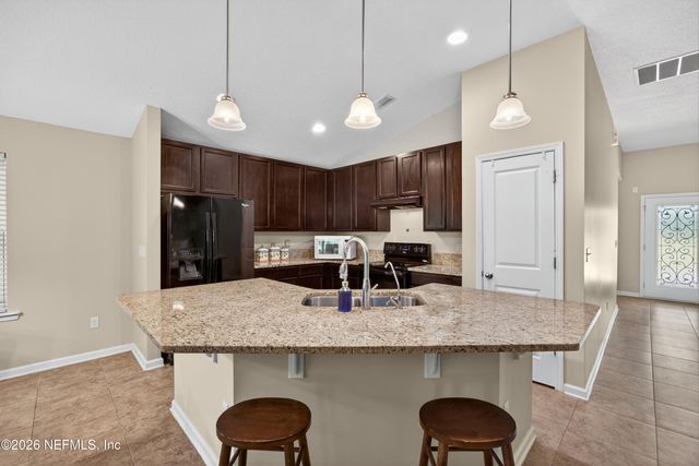 110 PIONEER Trail, Green Cove Springs, FL 32043