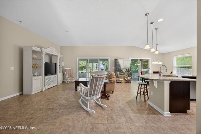 110 PIONEER Trail, Green Cove Springs, FL 32043