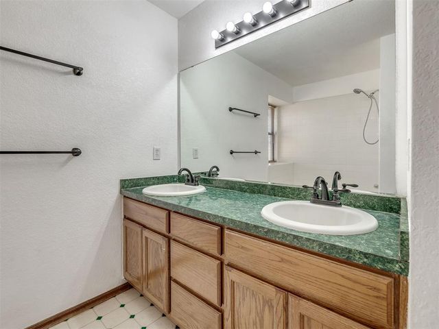 10832 Ashton Terrace, Midwest City, OK 73130