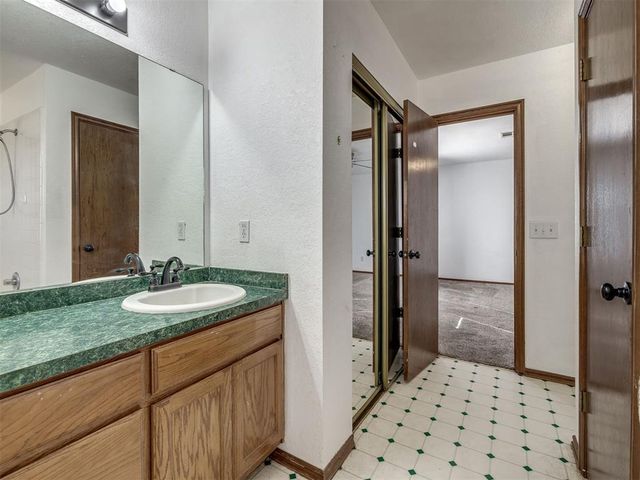 10832 Ashton Terrace, Midwest City, OK 73130