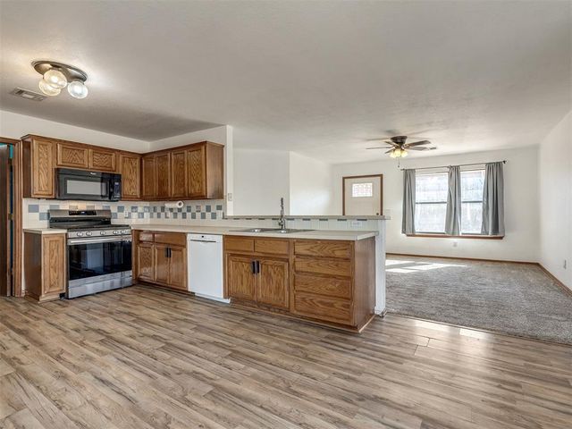 10832 Ashton Terrace, Midwest City, OK 73130