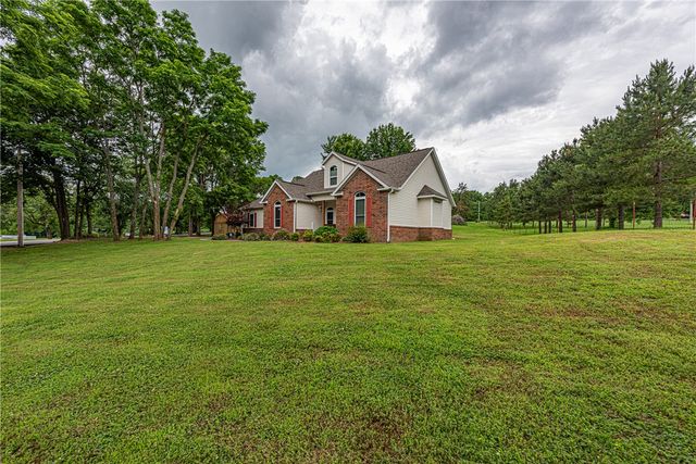 735 McKnight Avenue, West Fork, AR 72774