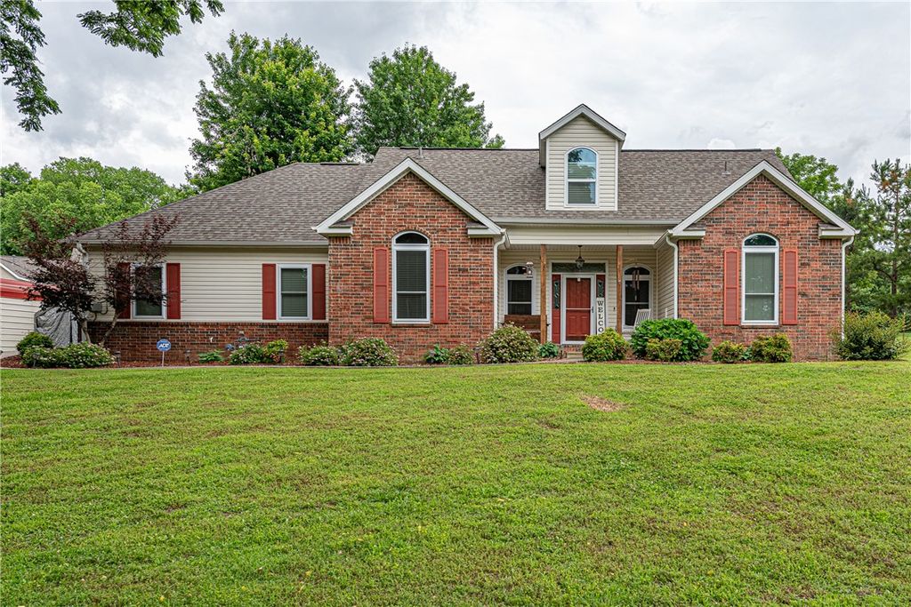 735 McKnight Avenue, West Fork, AR 72774