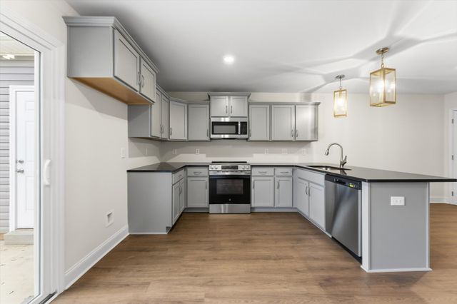 117 Quarry Point Dr, Clarksville, TN 37043