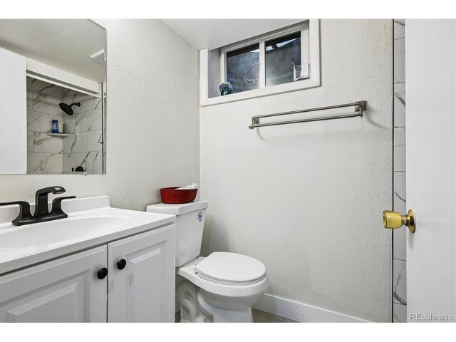 8611 E Otero Pl, Centennial, CO 80112