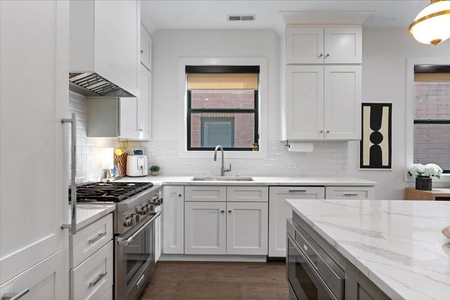 2625 N Wilton Avenue 3, Chicago, IL 60614