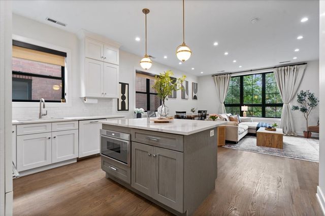 2625 N Wilton Avenue 3, Chicago, IL 60614