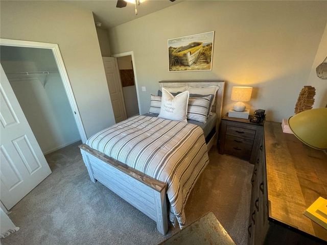 8033 SE 6th Terrace, Blue Springs, MO 64014