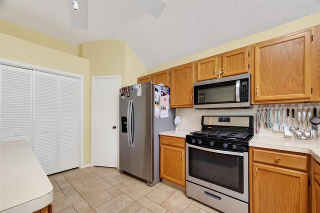 807 Forest Oaks Lane, Pearland, TX 77584