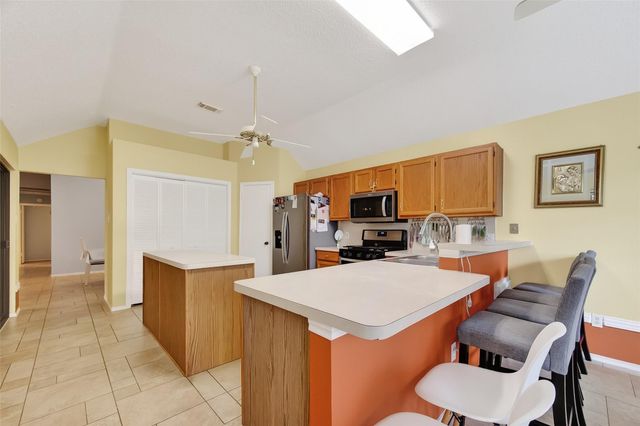 807 Forest Oaks Lane, Pearland, TX 77584