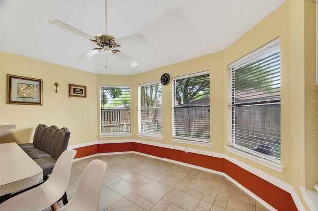 807 Forest Oaks Lane, Pearland, TX 77584