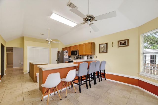 807 Forest Oaks Lane, Pearland, TX 77584