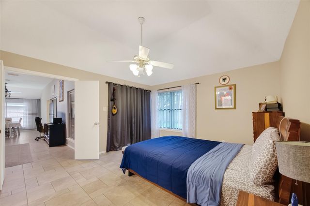 807 Forest Oaks Lane, Pearland, TX 77584