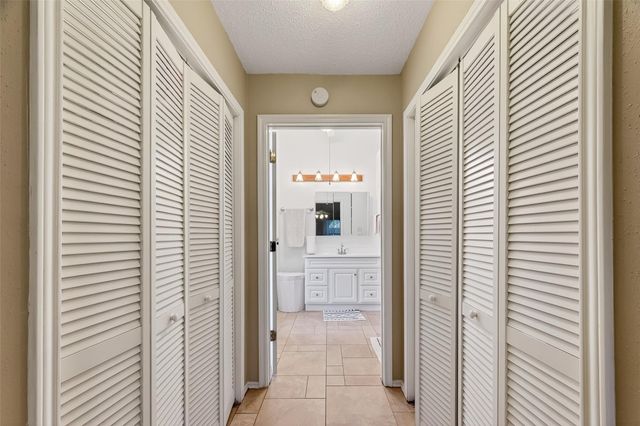 807 Forest Oaks Lane, Pearland, TX 77584