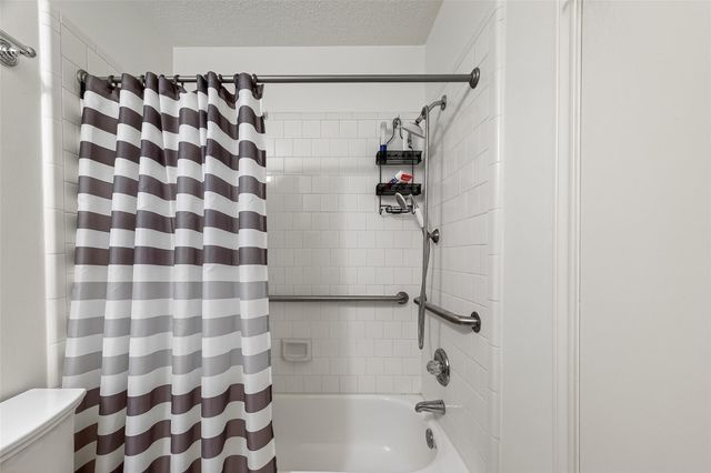 807 Forest Oaks Lane, Pearland, TX 77584