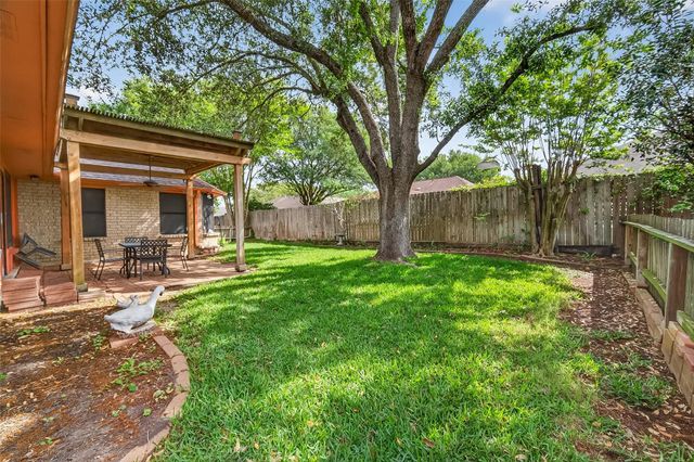 807 Forest Oaks Lane, Pearland, TX 77584