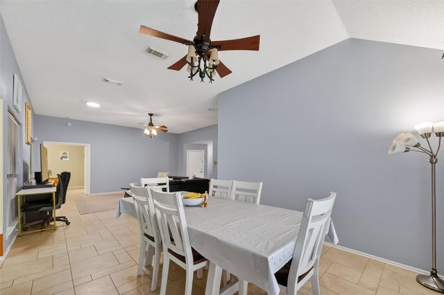 807 Forest Oaks Lane, Pearland, TX 77584