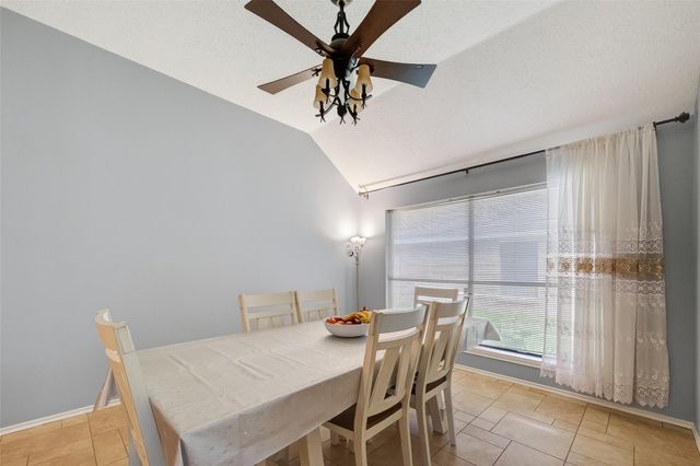 807 Forest Oaks Lane, Pearland, TX 77584