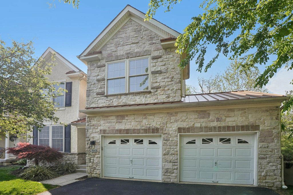 310 BAREFIELD LN, Conshohocken, PA 19428