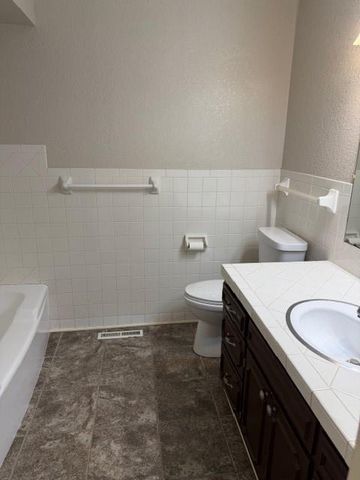 100 N Lincoln Street, Erie, KS 66733