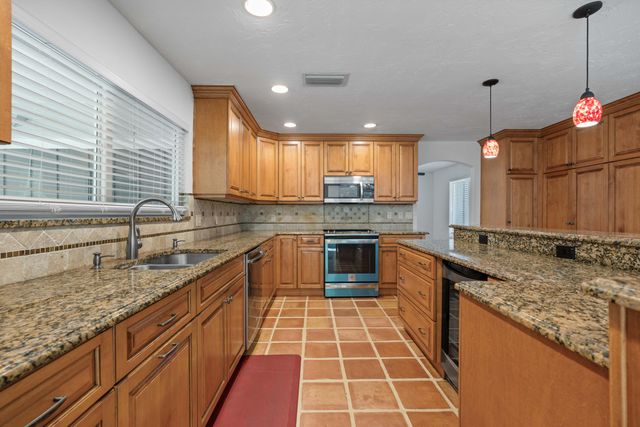 18716 126th Terrace N, Jupiter, FL 33478