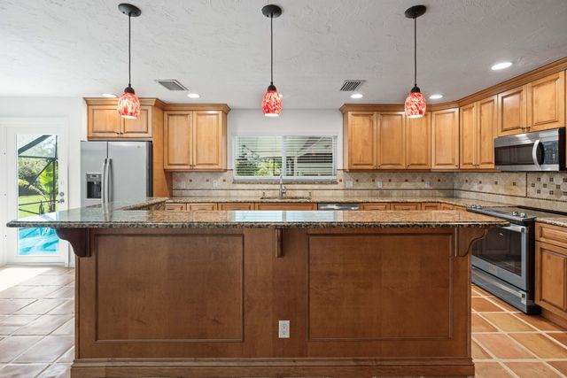 18716 126th Terrace N, Jupiter, FL 33478