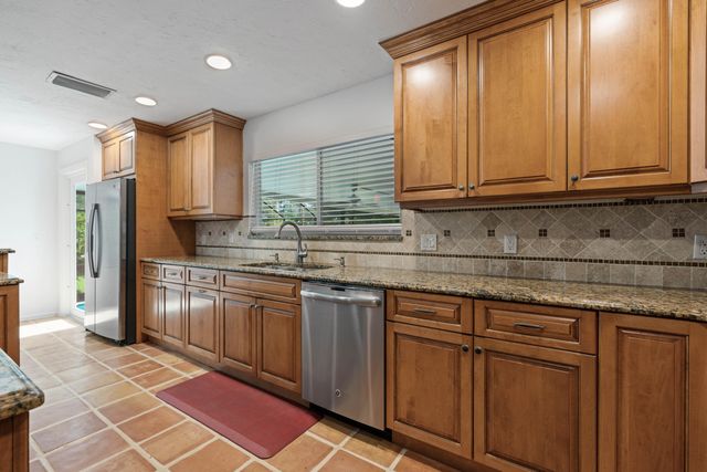 18716 126th Terrace N, Jupiter, FL 33478