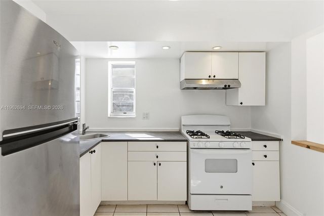 6705 N Kendall Dr 306, Pinecrest, FL 33156