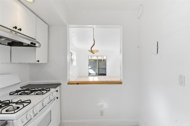 6705 N Kendall Dr 306, Pinecrest, FL 33156