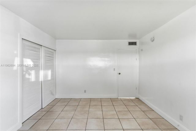 6705 N Kendall Dr 306, Pinecrest, FL 33156