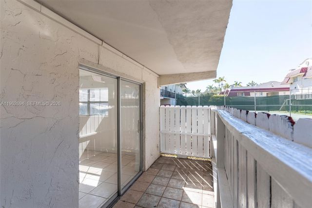 6705 N Kendall Dr 306, Pinecrest, FL 33156