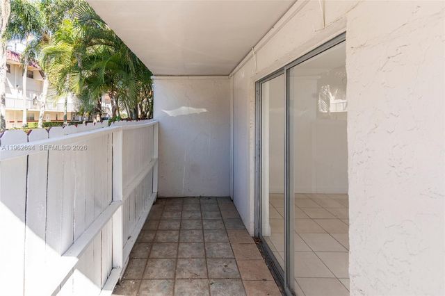 6705 N Kendall Dr 306, Pinecrest, FL 33156