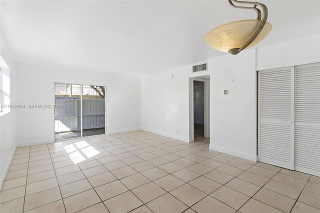 6705 N Kendall Dr 306, Pinecrest, FL 33156