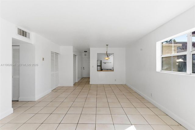 6705 N Kendall Dr 306, Pinecrest, FL 33156