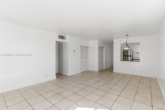 6705 N Kendall Dr 306, Pinecrest, FL 33156